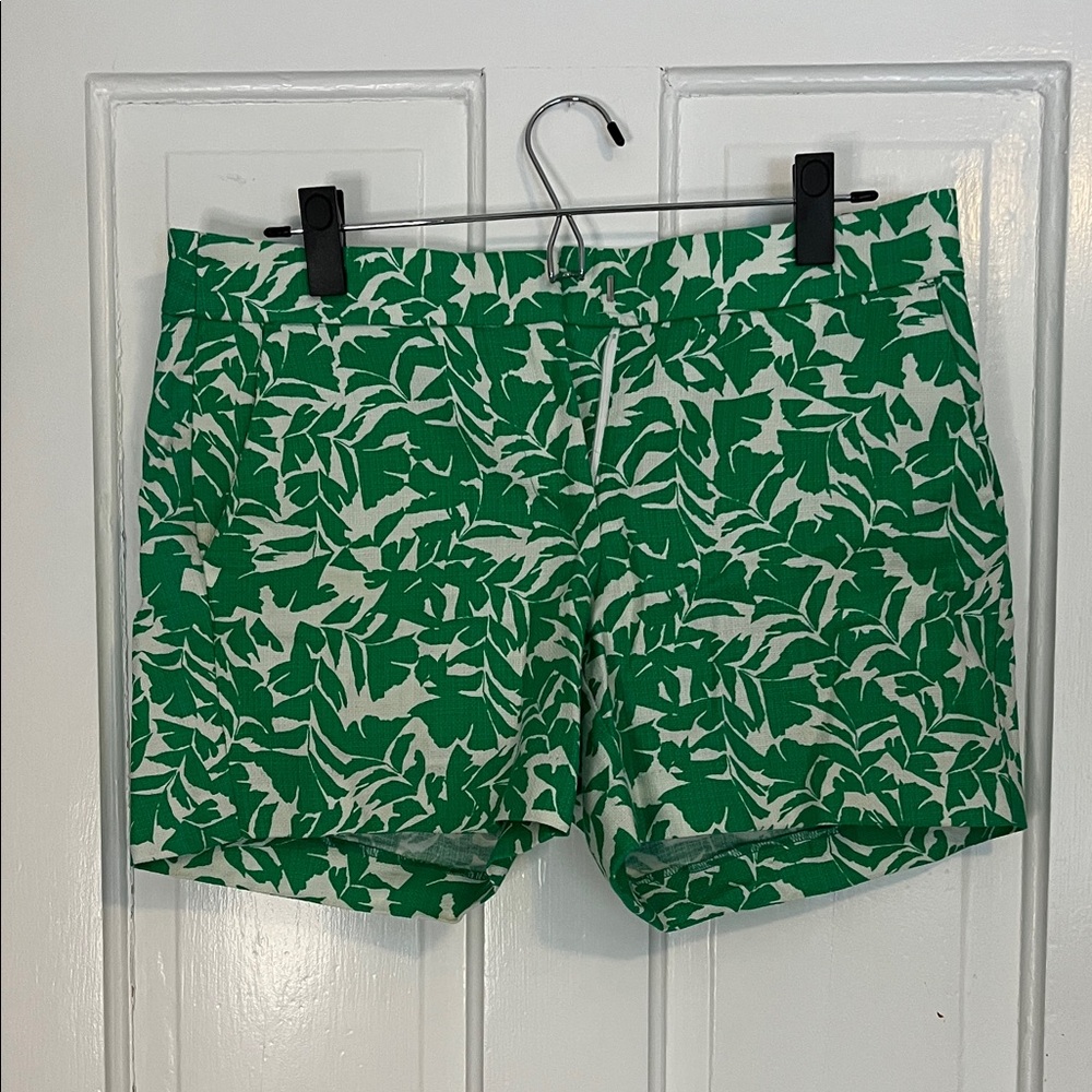 Green Leaf-Print Women’s Shorts